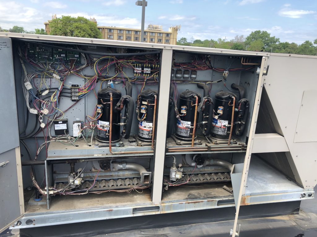 Maintenance & Repairs to Commercial Roof Top Units Air Conditioning in Schaumburg IL May 26th 2019